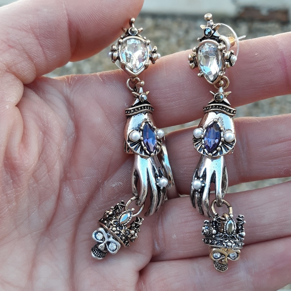 King & Queen Royal Hand Crystal Skull Earrings_2